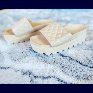 NWOT Nude Platform Sandals